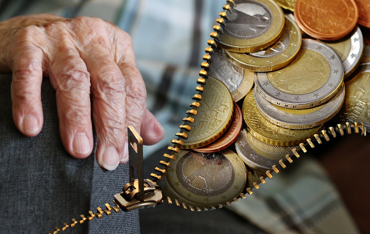 Může být penzijní spoření vhodná alternativa ke klasickému spoření